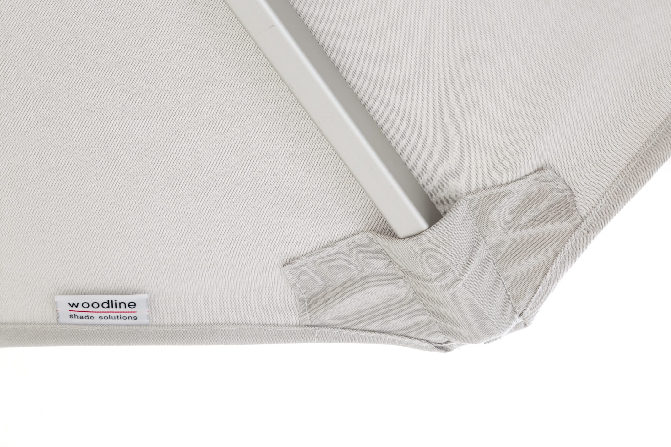 Center Pole Taku premium aluminium frame and canopy detail